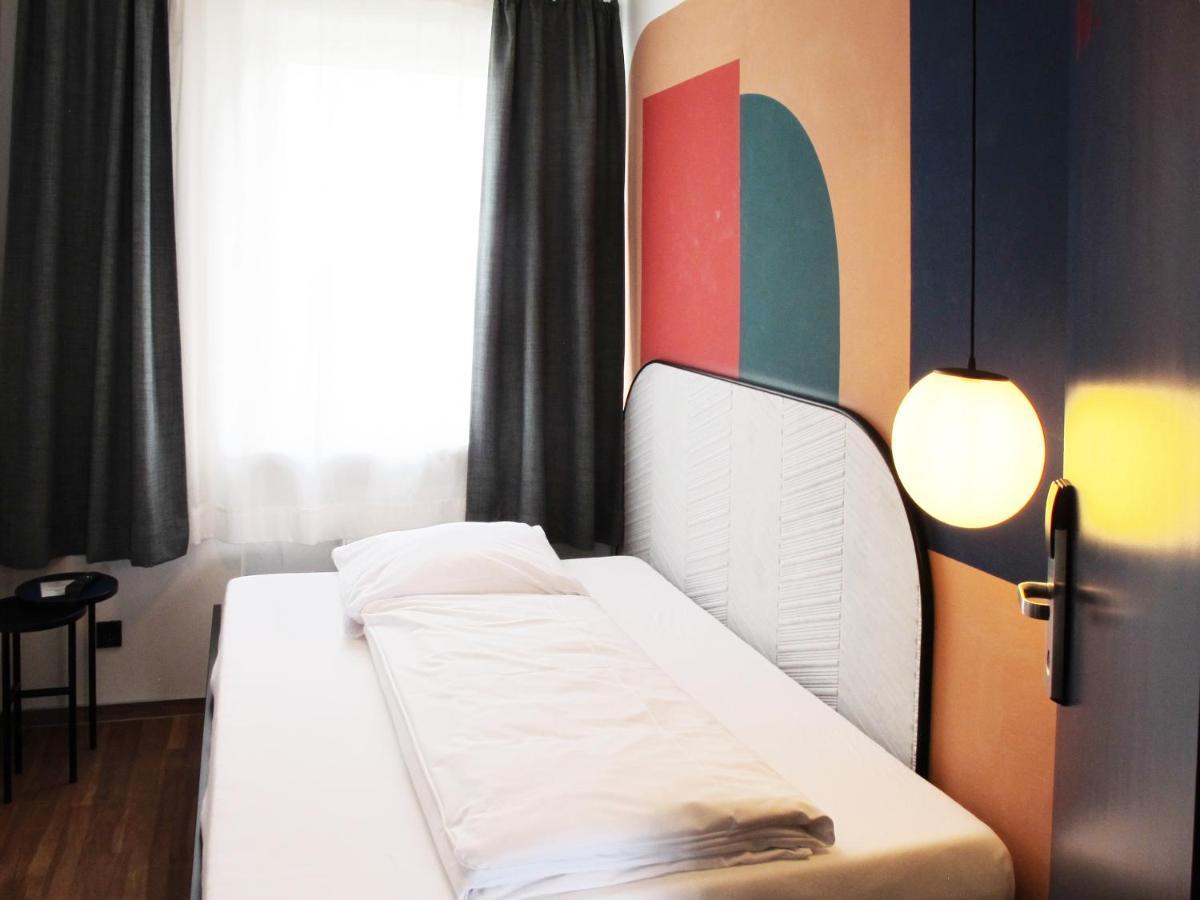 The Dot | 24/7 Checkin Hotel Munich Exterior photo